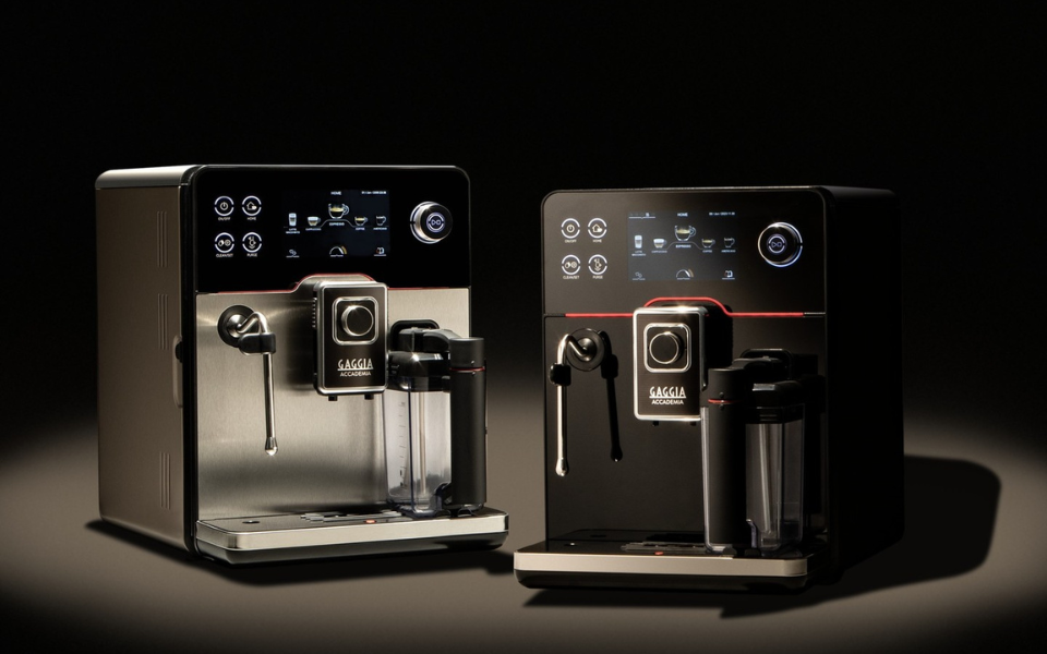 Máy pha cà phê Gaggia Accademia có 2 phiên bản Steel và Glass